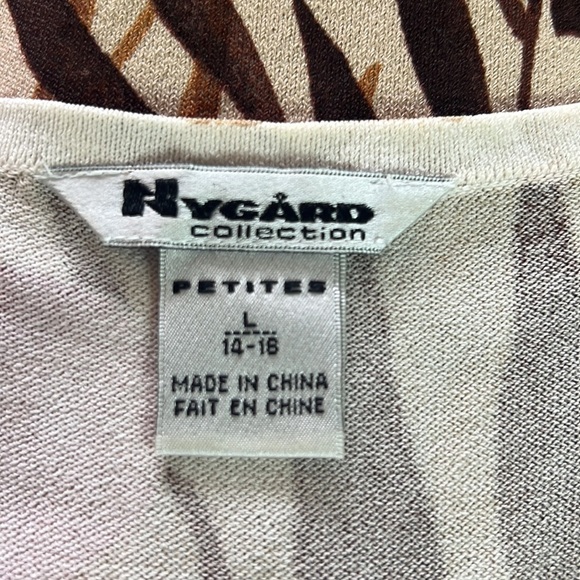 Nygard Collection Petites Short Sleeve Floral Top Size L - Picture 7 of 10